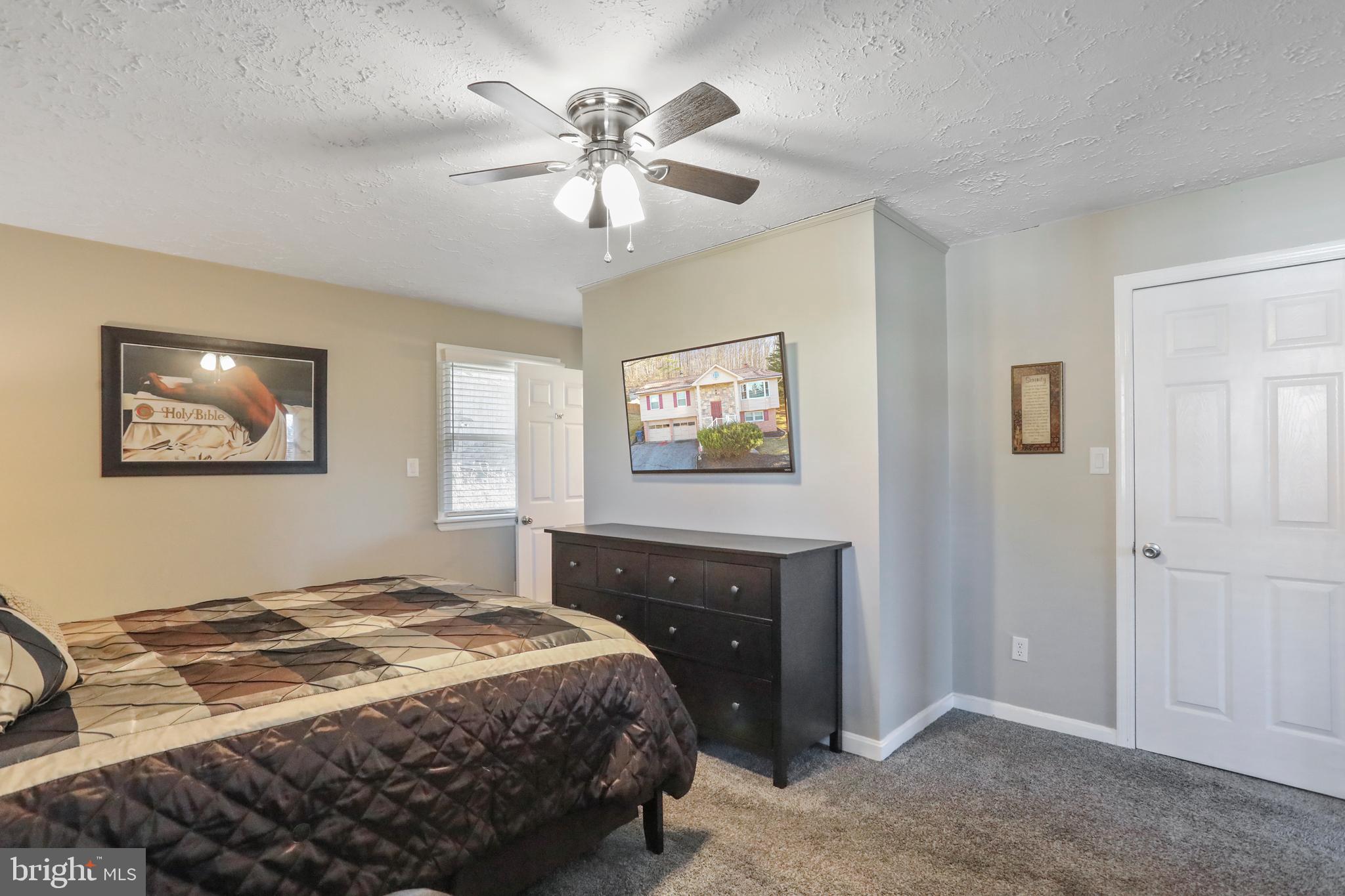 123 Gloucester Road Front Royal, VA 22630 - Photo 24 of 50 Owners suite
