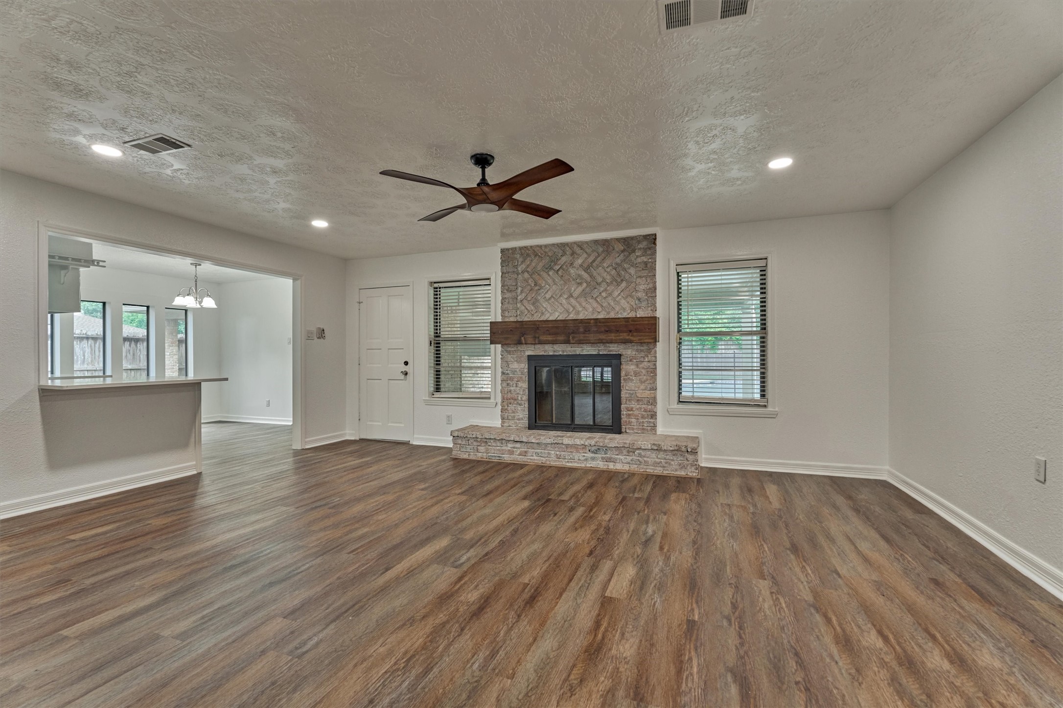 19426 Whitewood Drive Spring, TX 77373 - Photo 17 of 41 Family Room
