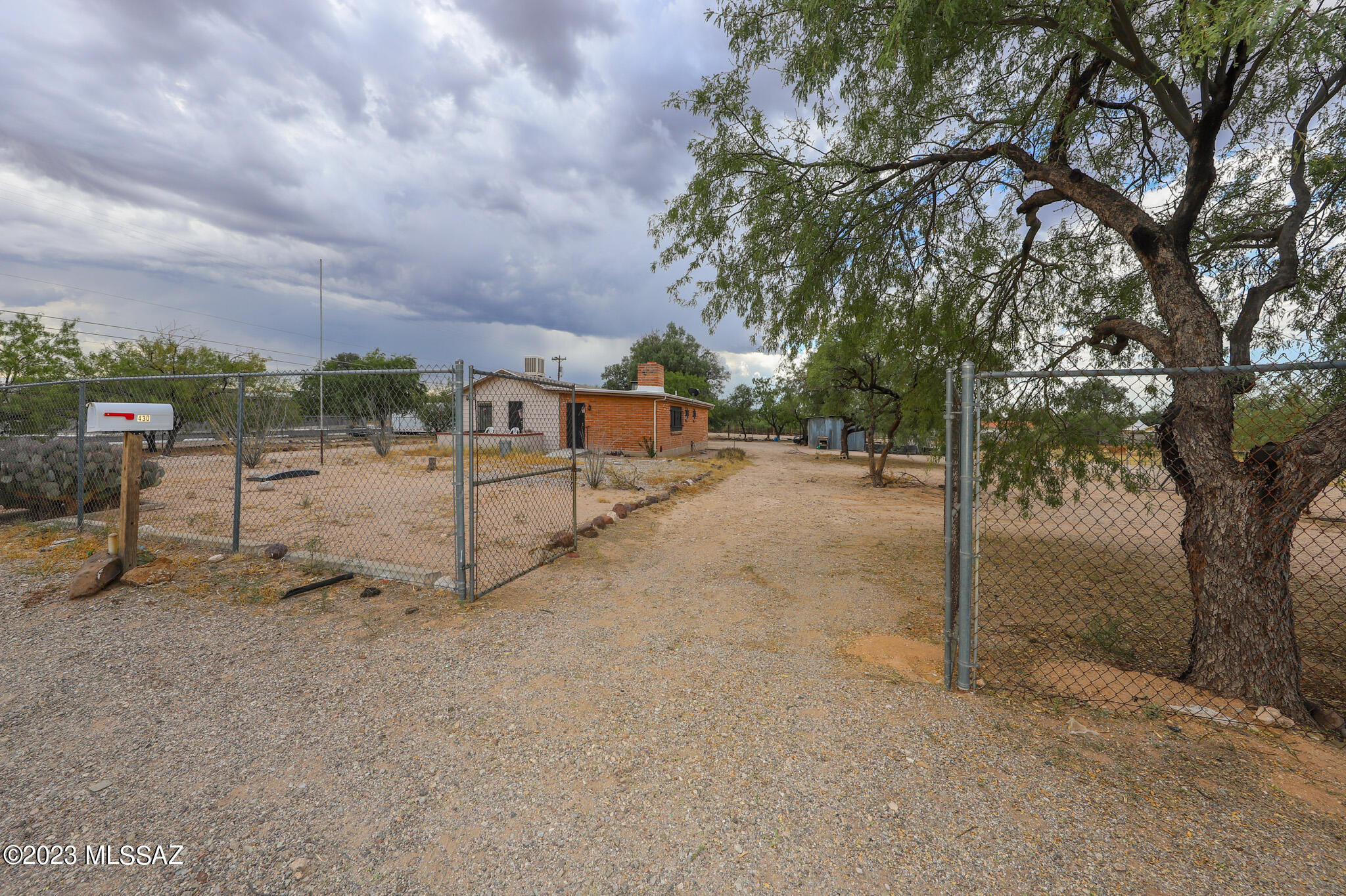 402 East Corona Road Tucson, AZ 85756 - Photo 1 of 45 Gallery Image 1