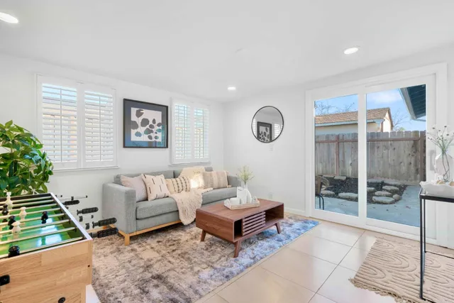 $1,249,000 | 32490 Lake Temescal Lane, Fremont, CA 94555