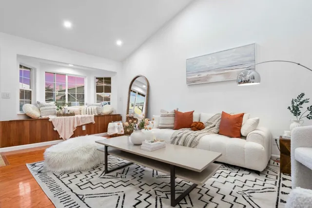 $1,249,000 | 32490 Lake Temescal Lane, Fremont, CA 94555