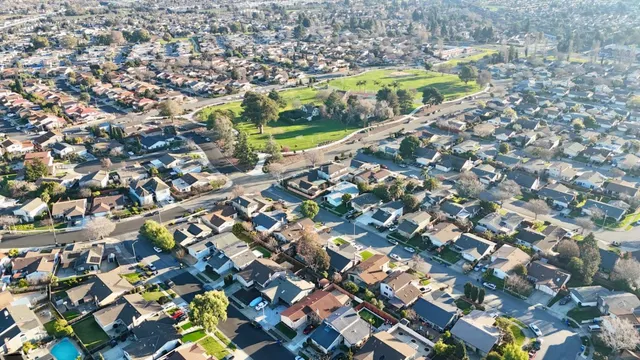 $1,249,000 | 32490 Lake Temescal Lane, Fremont, CA 94555