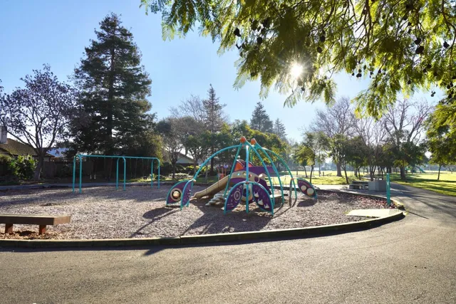 $1,249,000 | 32490 Lake Temescal Lane, Fremont, CA 94555