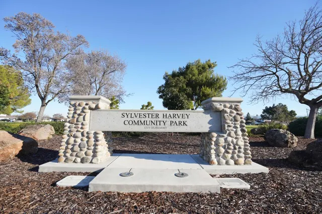 $1,249,000 | 32490 Lake Temescal Lane, Fremont, CA 94555