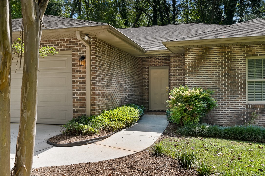 600 Downs Loop Clemson, SC 29631 - Photo 2 of 42 Main Entry