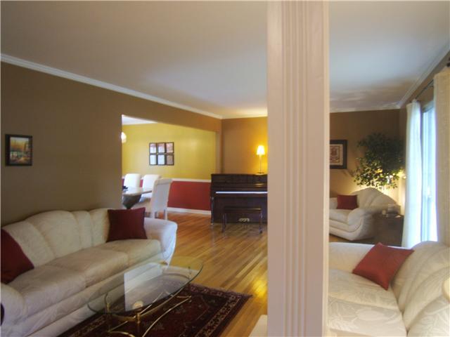 253 Weydon Road Columbus, OH 43085 - Photo 3 of 25