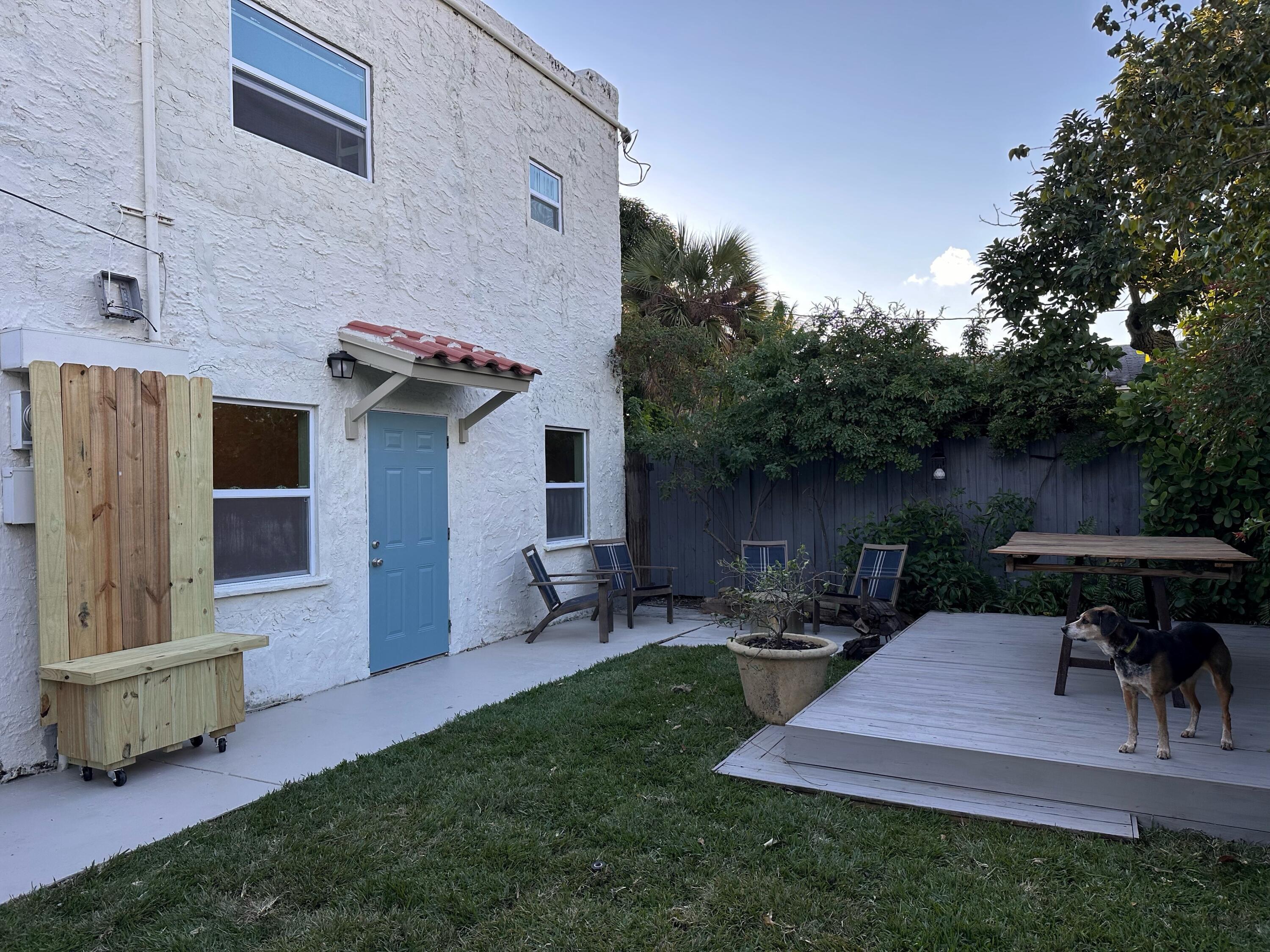 4707 Garden Avenue West Palm Beach, FL 33405 - Photo 1 of 14 Front