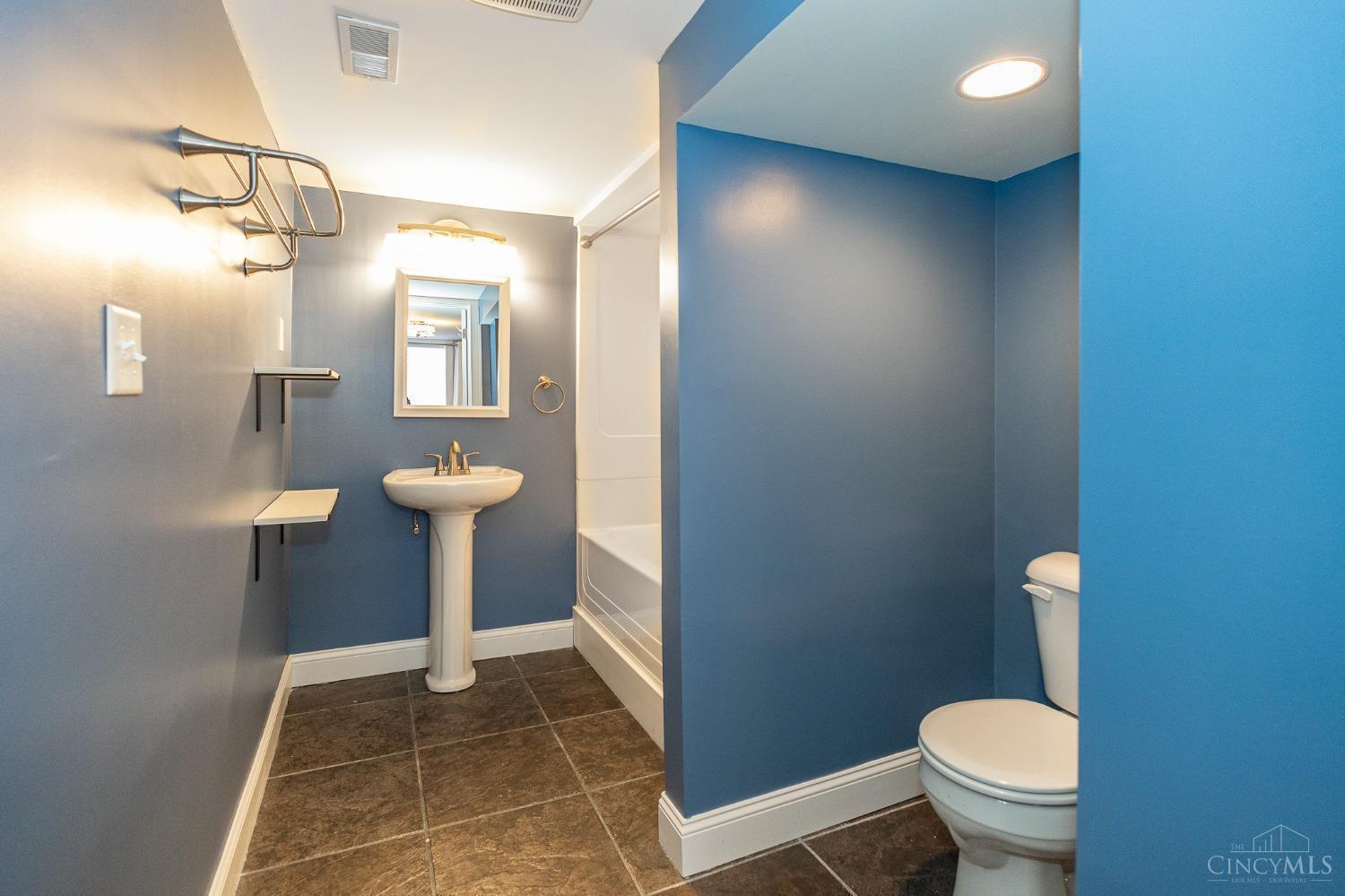 9740 Zig Zag Road Cincinnati, OH 45242 - Photo 27 of 41