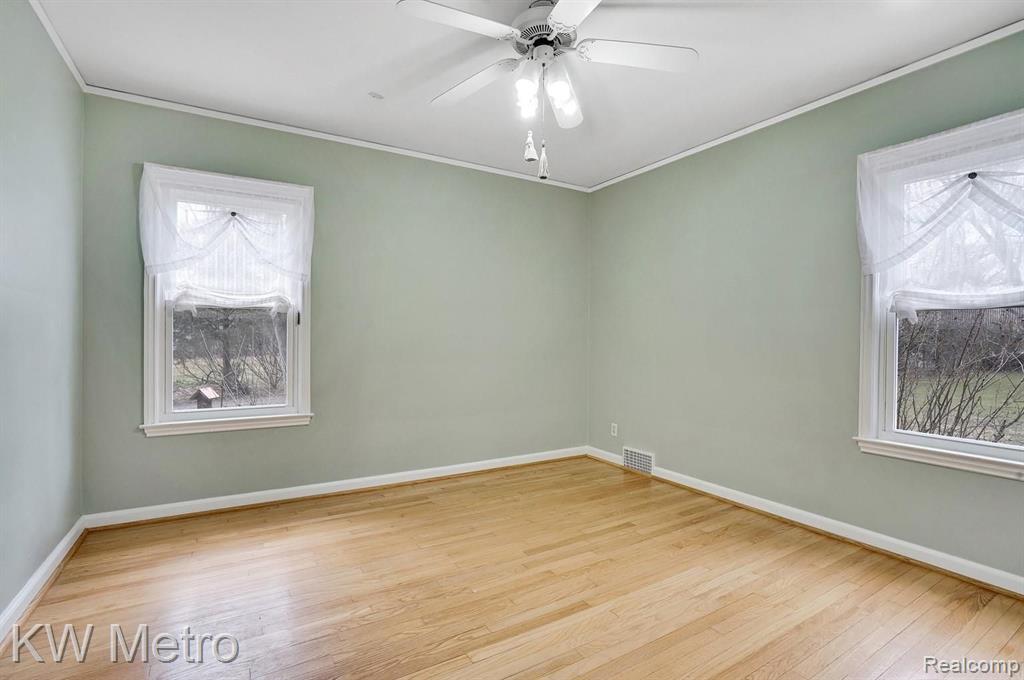 31675 Lahser Road Beverly Hills, MI 48025 - Photo 13 of 28