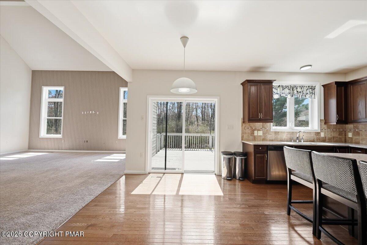 241 Dryden Road Stroudsburg, PA 18360 - Photo 17 of 101 Eat-In Area/Sliders to deck