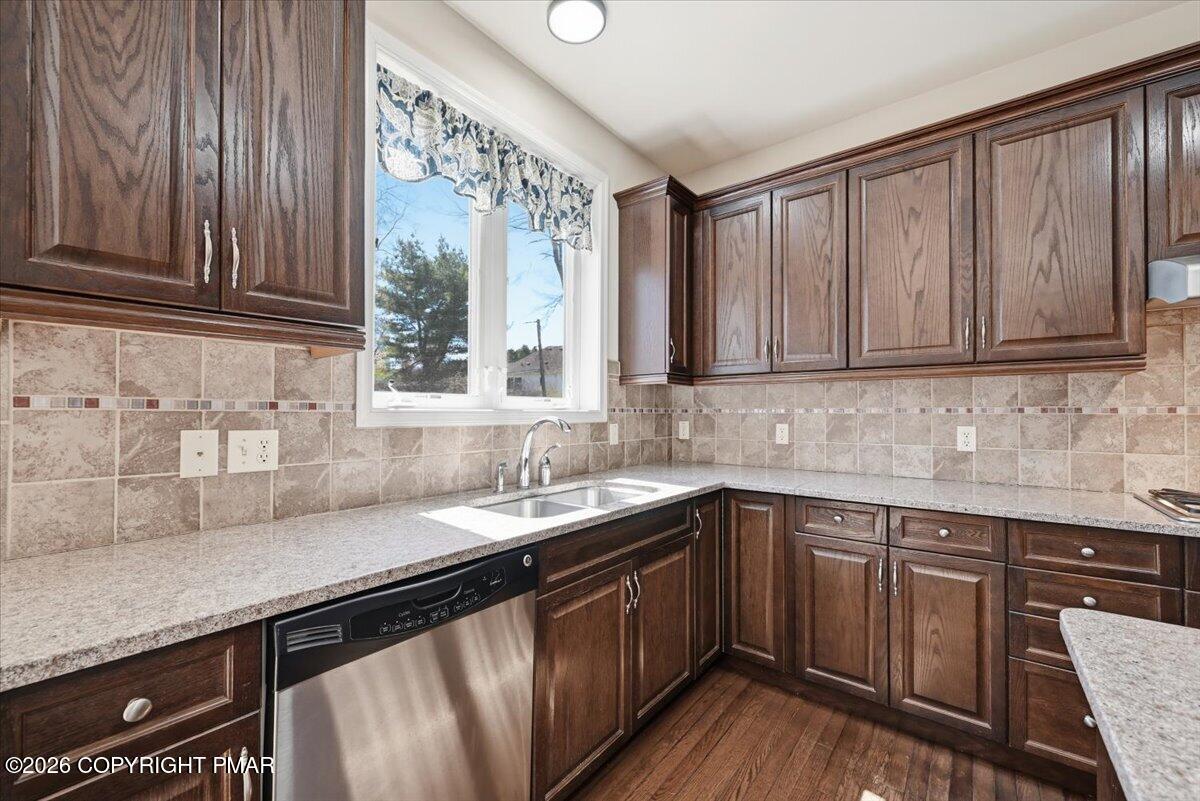 241 Dryden Road Stroudsburg, PA 18360 - Photo 24 of 101 Kitchen