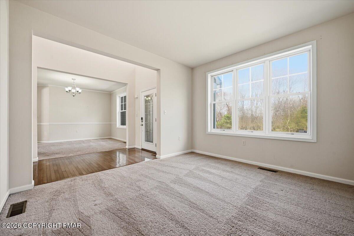 241 Dryden Road Stroudsburg, PA 18360 - Photo 32 of 101 Living Room