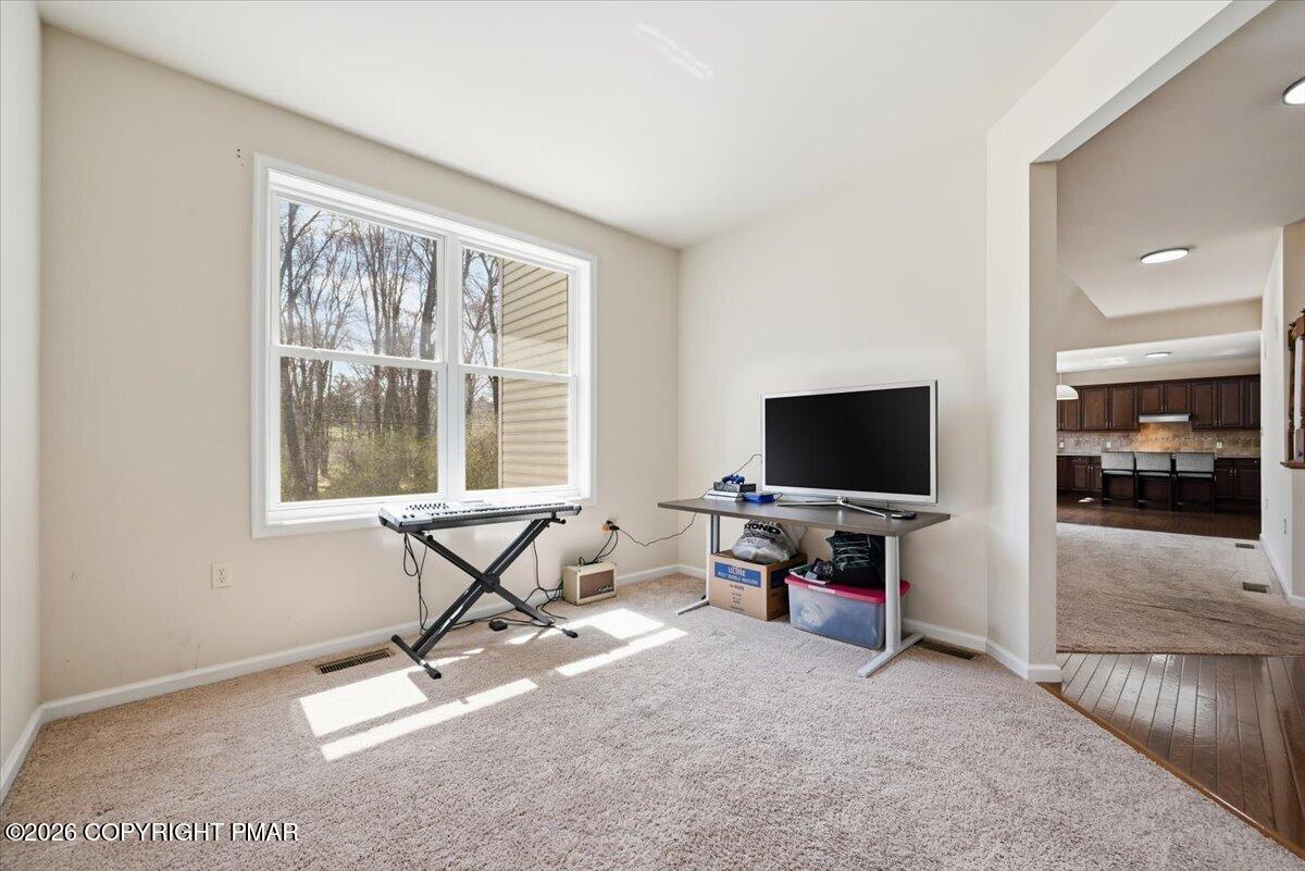 241 Dryden Road Stroudsburg, PA 18360 - Photo 35 of 101 Office