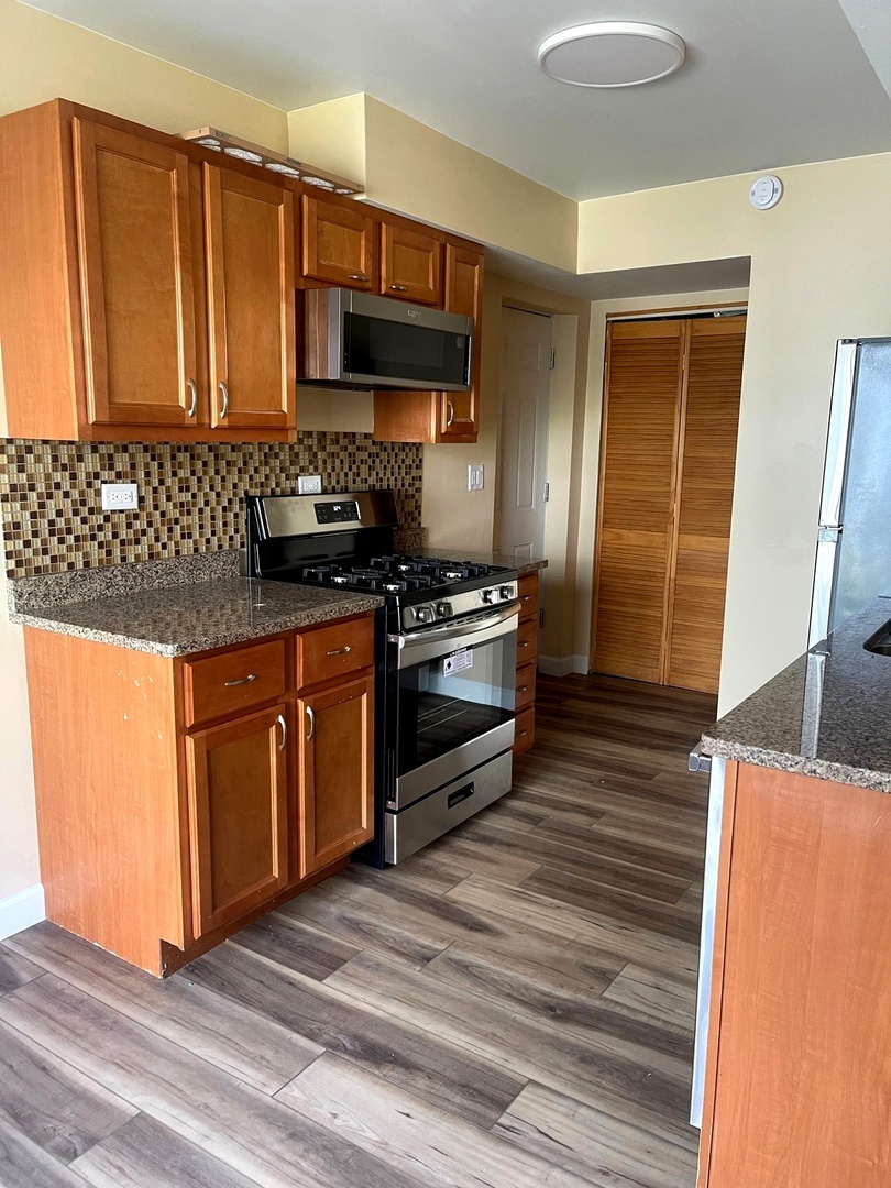 674 Cleo Court, Unit 674 Wheeling, IL 60090 - Photo 4 of 19