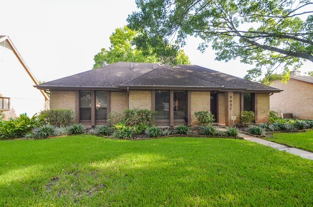 $2,150 | 3027 Colonial Drive, Sugar Land, TX 77479