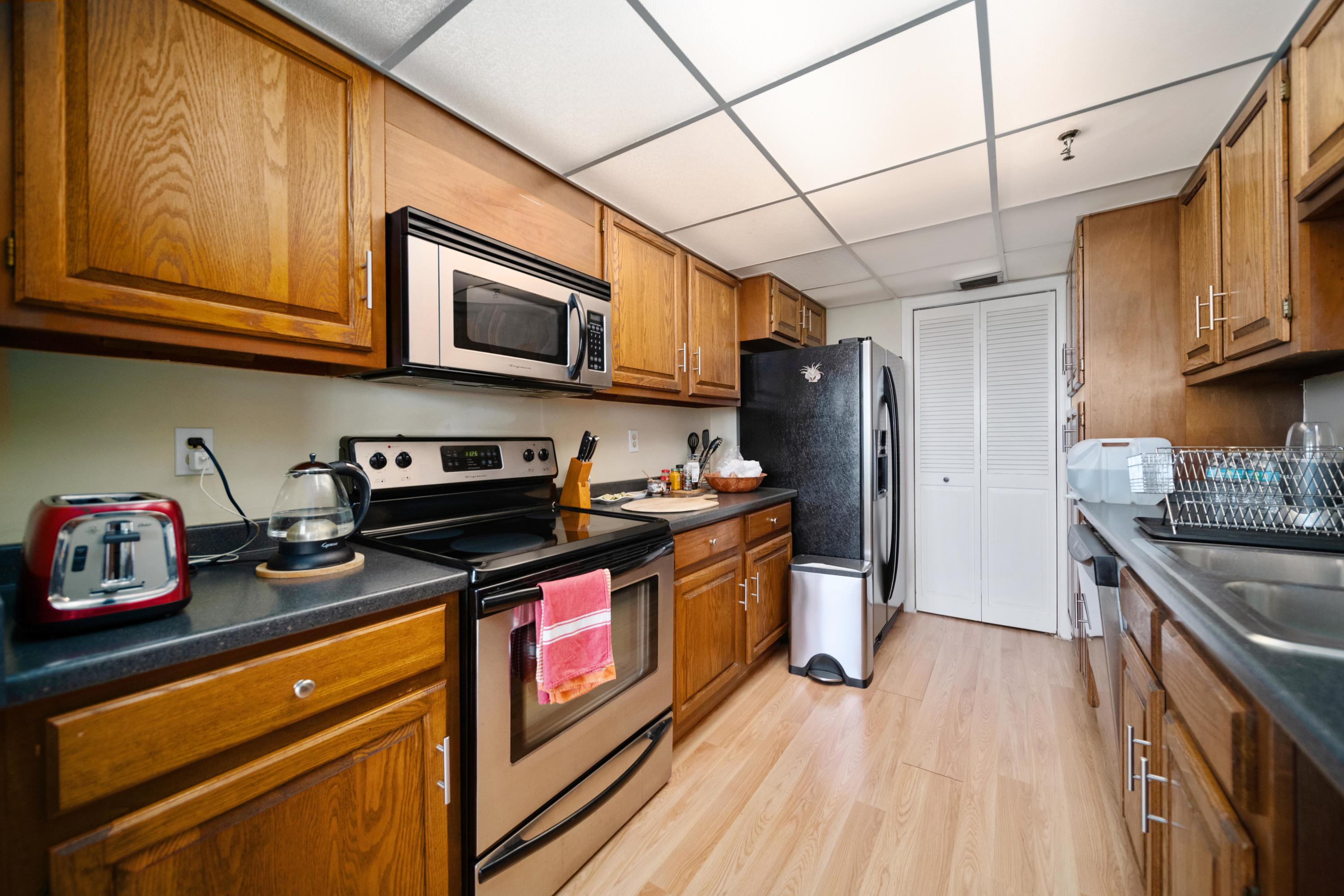 859 Jeffery Street, Unit 611 Boca Raton, FL 33487 - Photo 1 of 37 Kitchen
