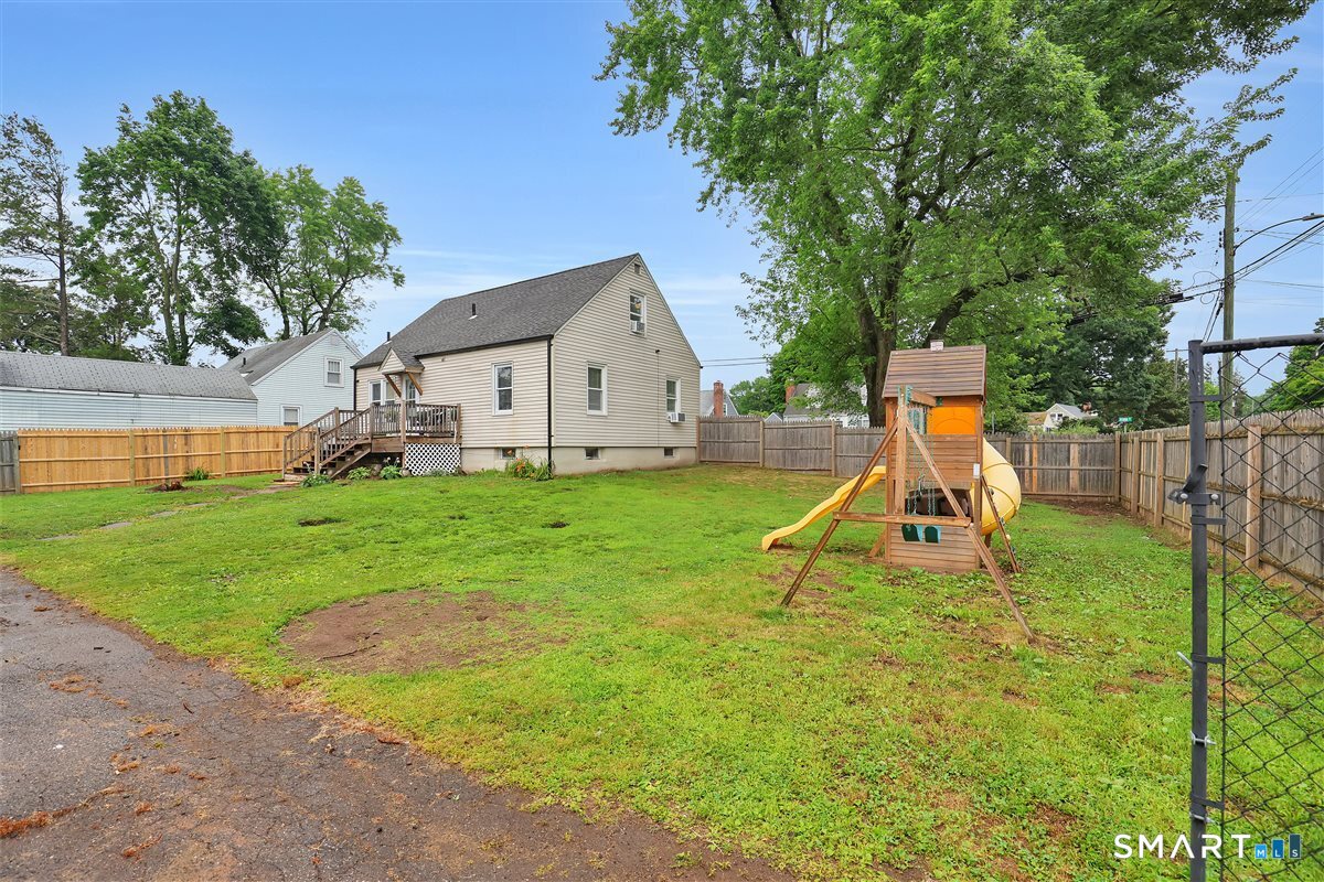 4 Robin Road Manchester, CT 06042 - Photo 23 of 24