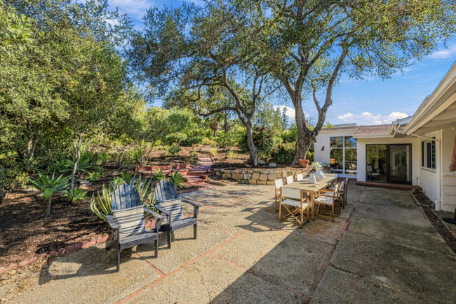 975 Tornoe Road Santa Barbara, CA 93105 - Photo 26 of 27 Back patio