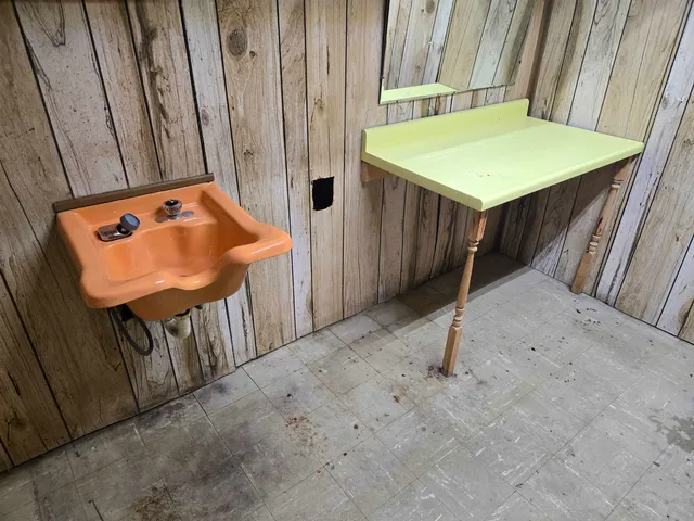 $189,900 | 1002 Fieldcrest Drive, Rockford, IL 61108