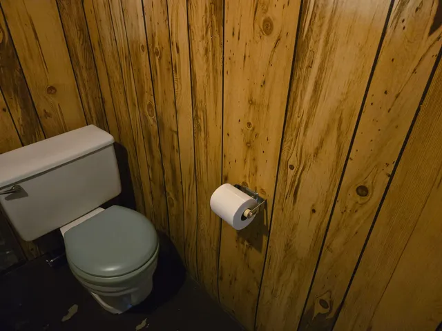 $189,900 | 1002 Fieldcrest Drive, Rockford, IL 61108