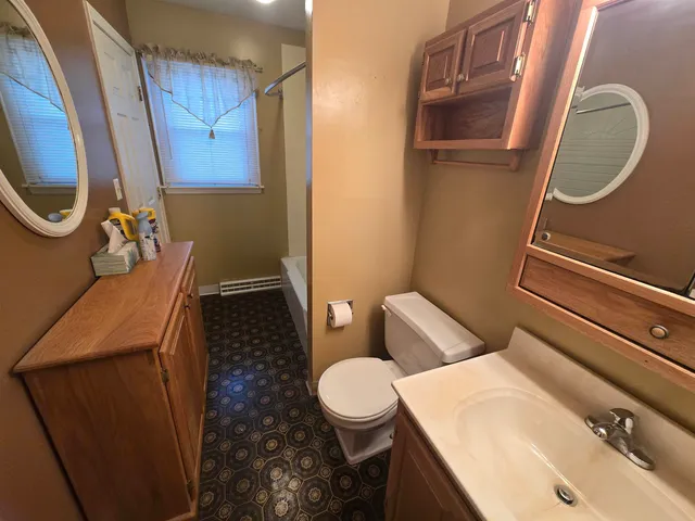 $189,900 | 1002 Fieldcrest Drive, Rockford, IL 61108