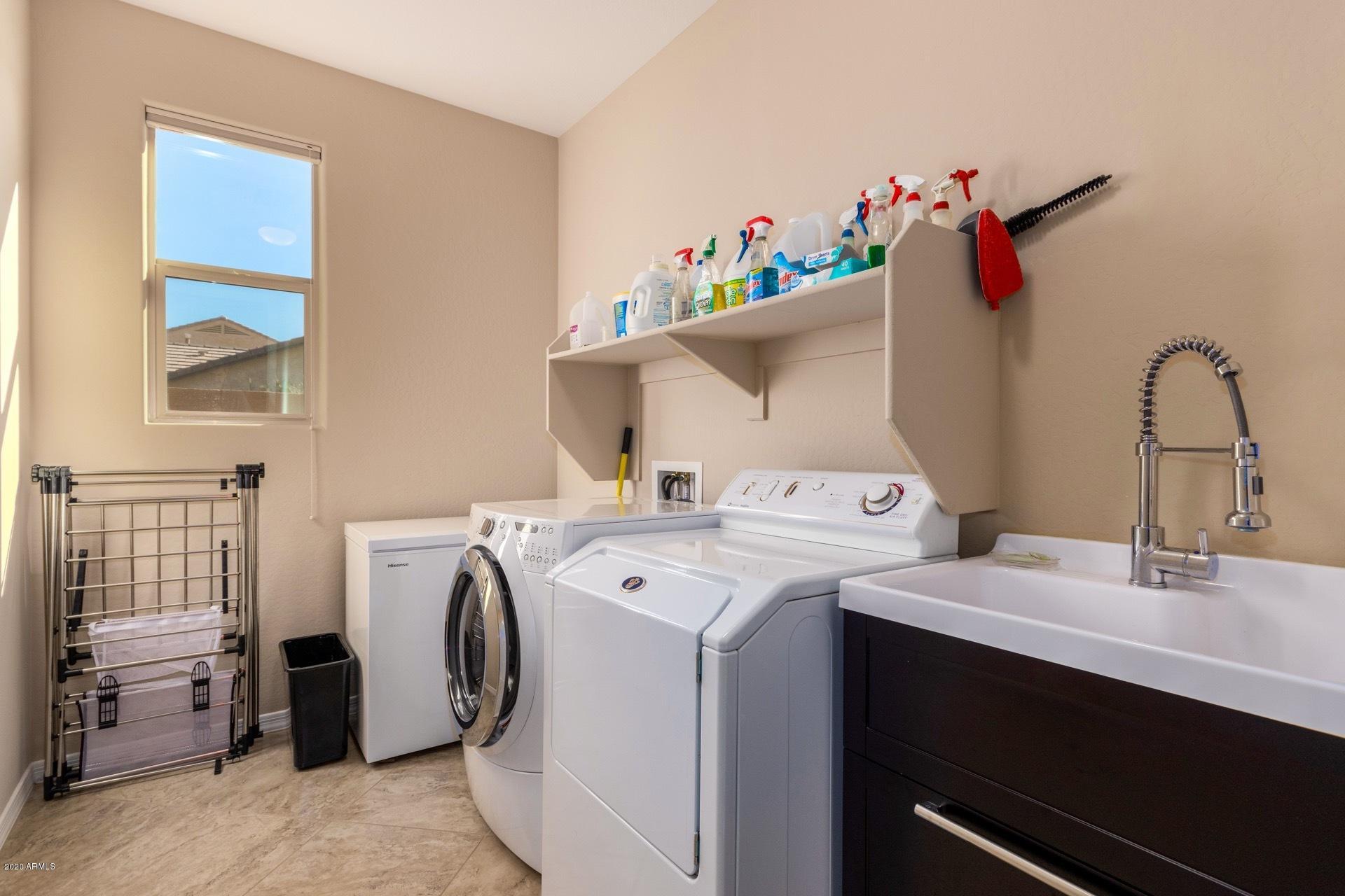 2603 West Royer Road Phoenix, AZ 85085 - Photo 15 of 27 Large Laundry Room