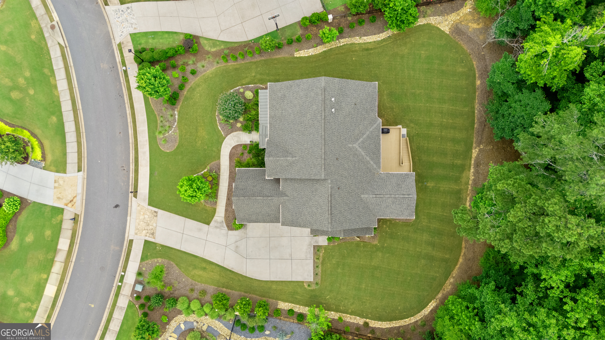 2045 Kent Court Milton, GA 30004 - Photo 7 of 104
