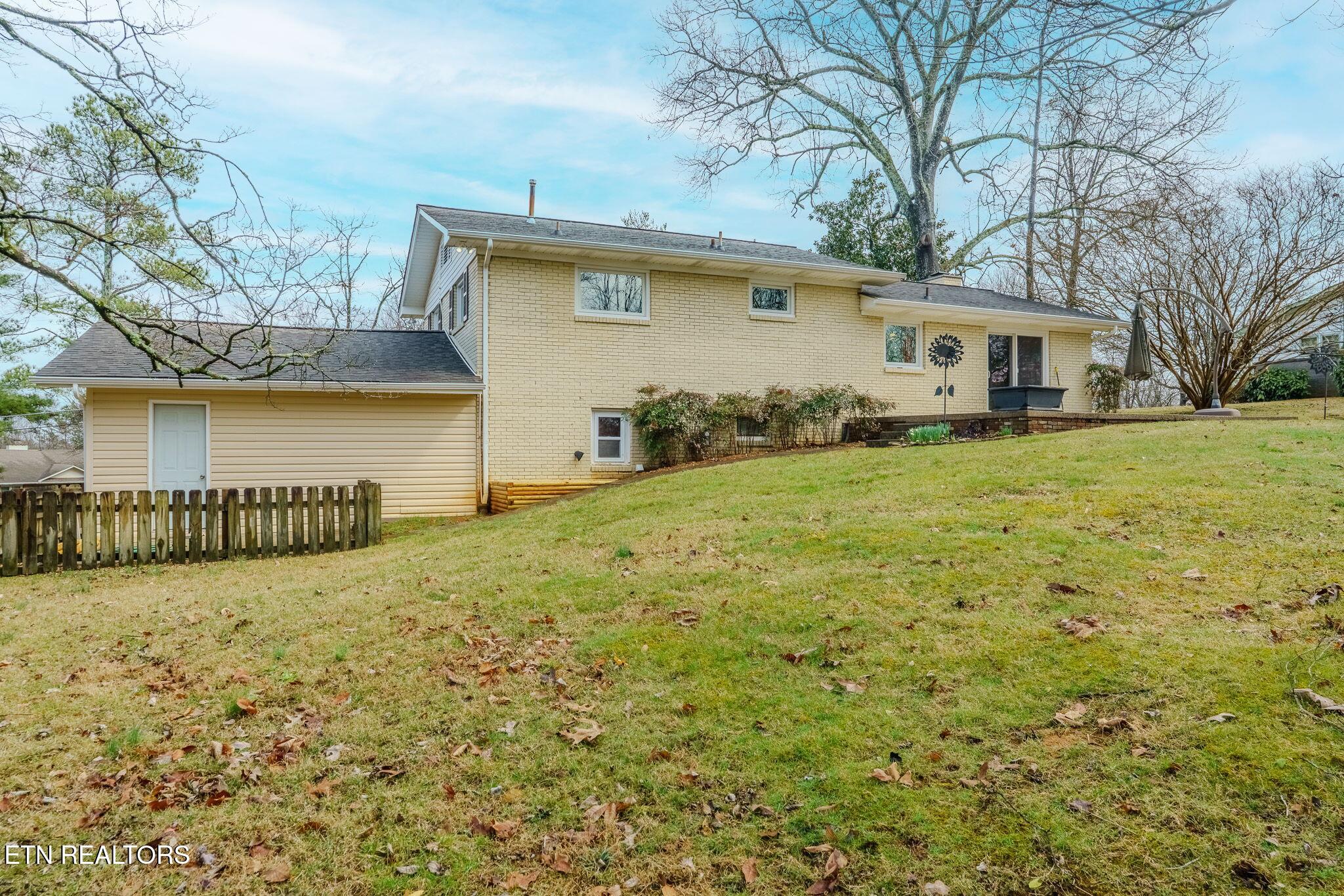 332 Crestview Road Knoxville, TN 37934 - Photo 32 of 38 20-web-or-mls-_DSC2253-HDR