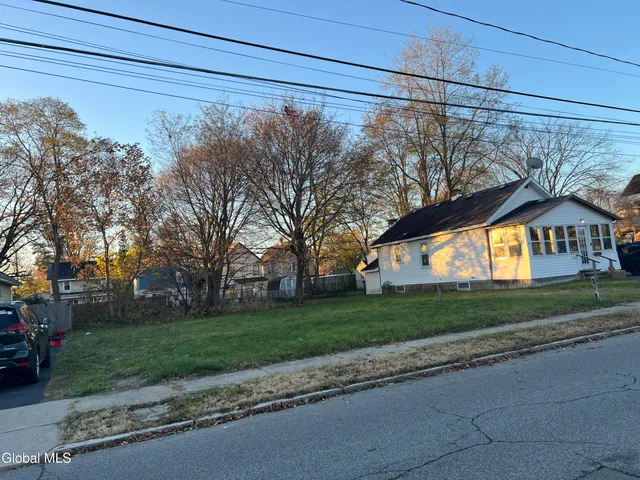 $27,000 | 2022 William Street, Schenectady, NY 12306