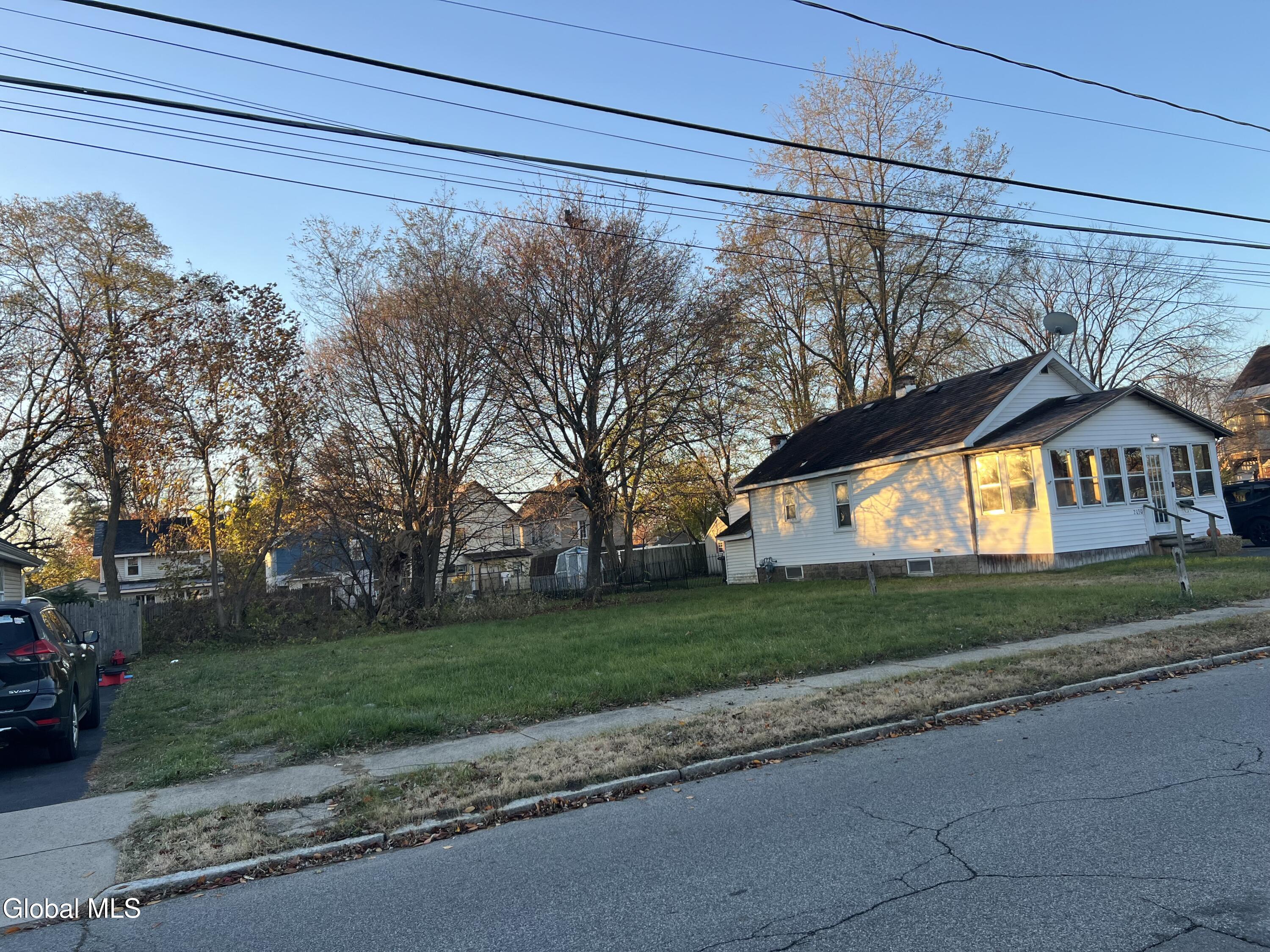 2022 William Street Schenectady, NY 12306 - Photo 3 of 3 Side