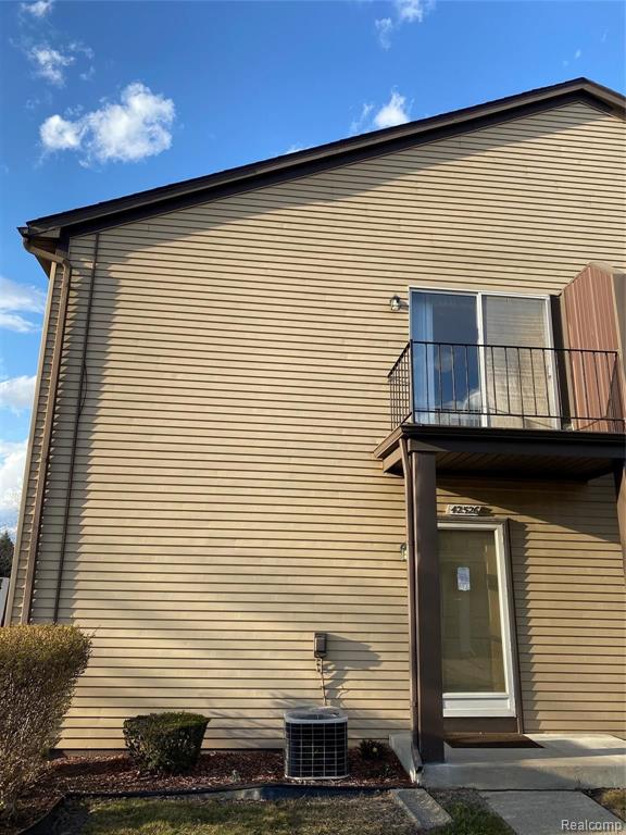 42526 Saratoga Road Canton, MI 48187 - Photo 1 of 10