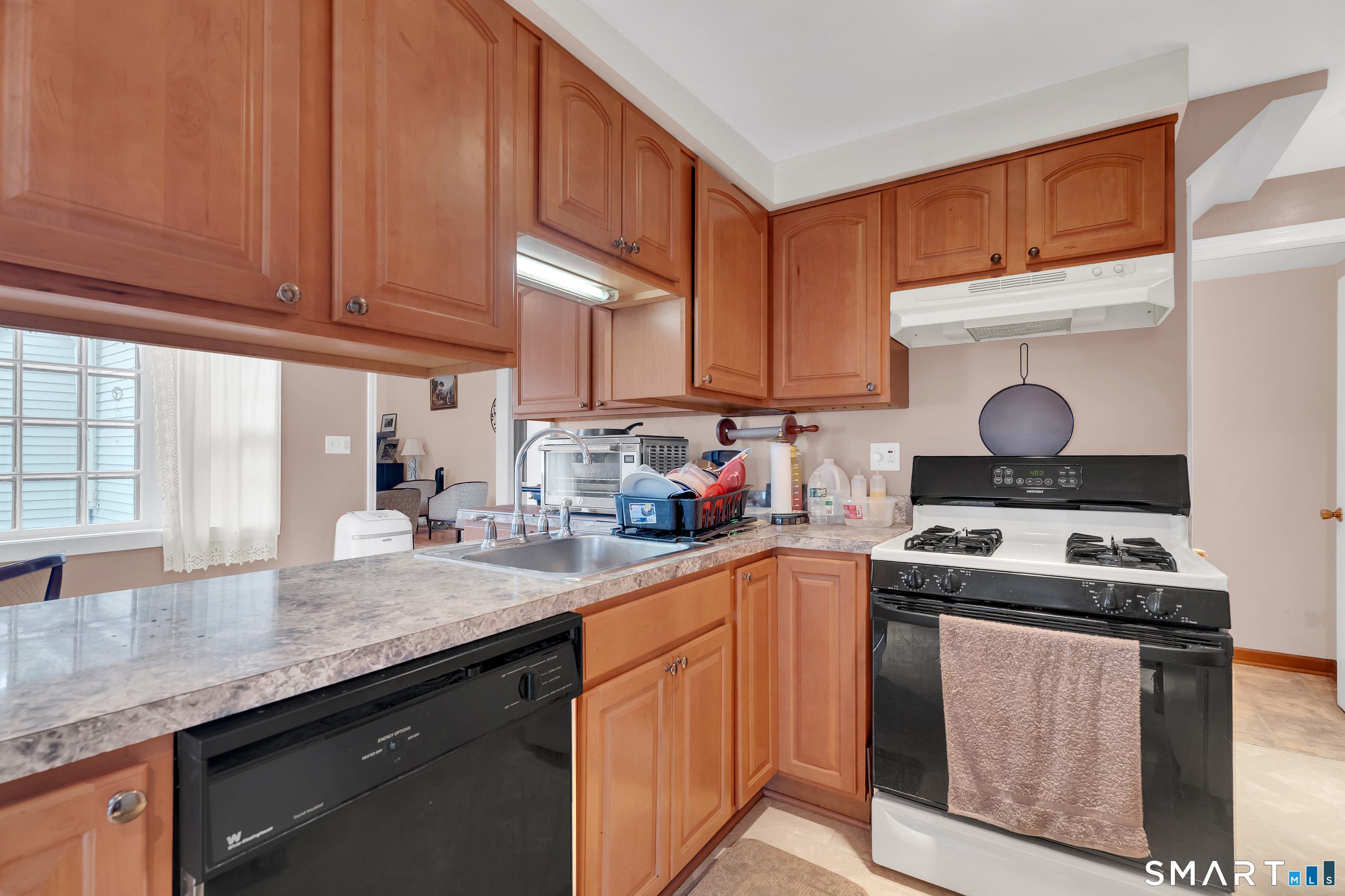 350 High Street Torrington, CT 06790 - Photo 6 of 40