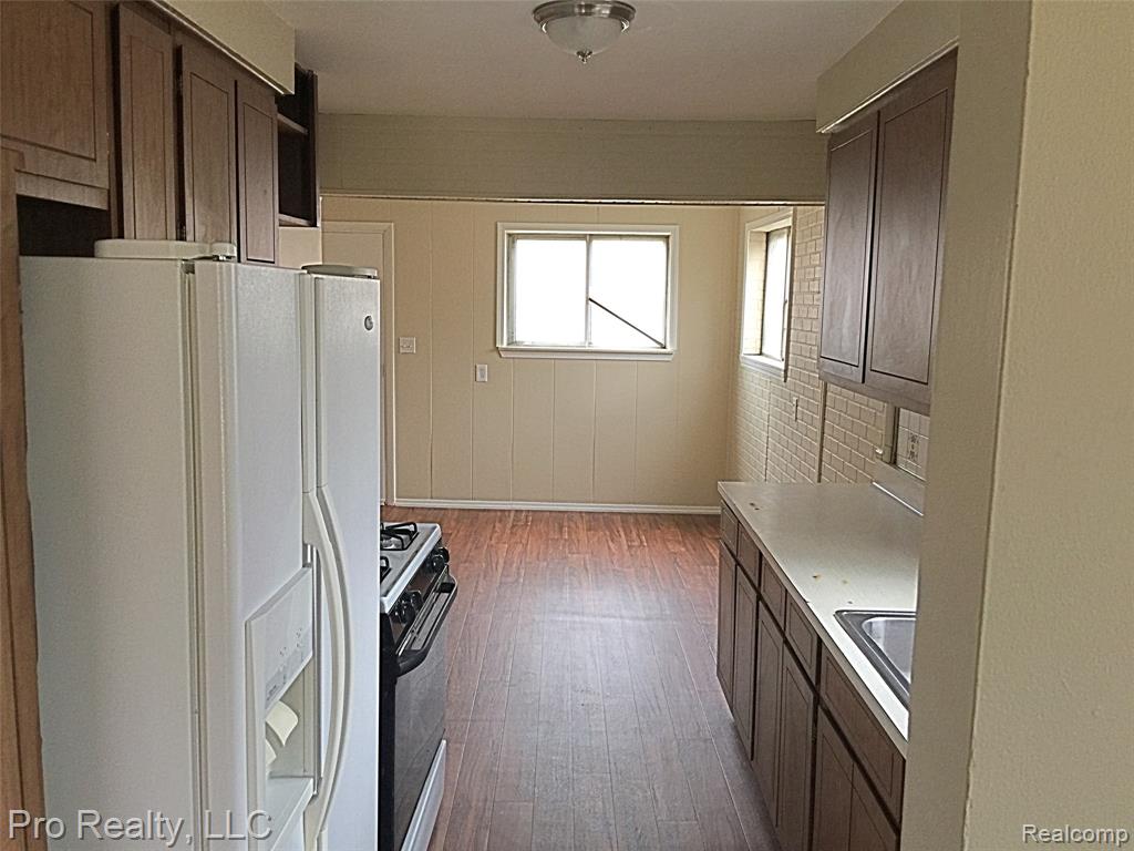 724 Clair Street Inkster, MI 48141 - Photo 3 of 9
