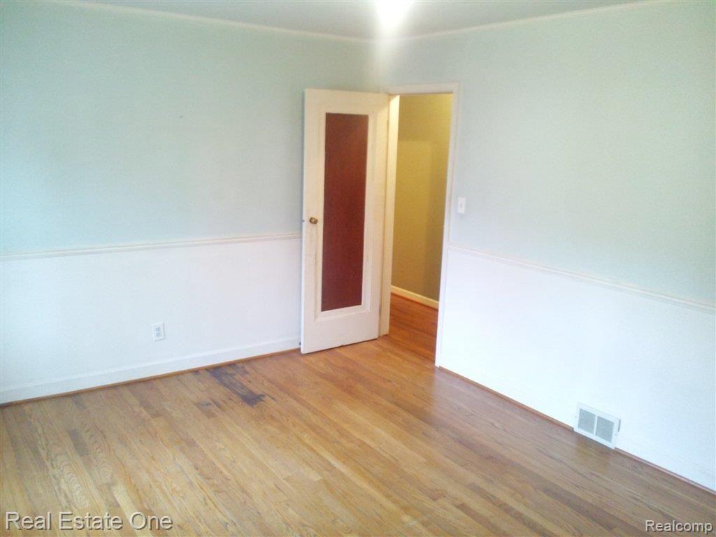 10333 Wayne Road Livonia, MI 48150 - Photo 12 of 24 Bedroom One pic 2