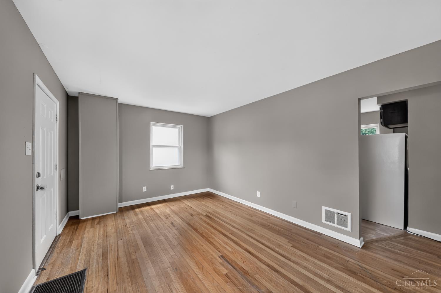 1119 Anderson Ferry Road Cincinnati, OH 45238 - Photo 9 of 31