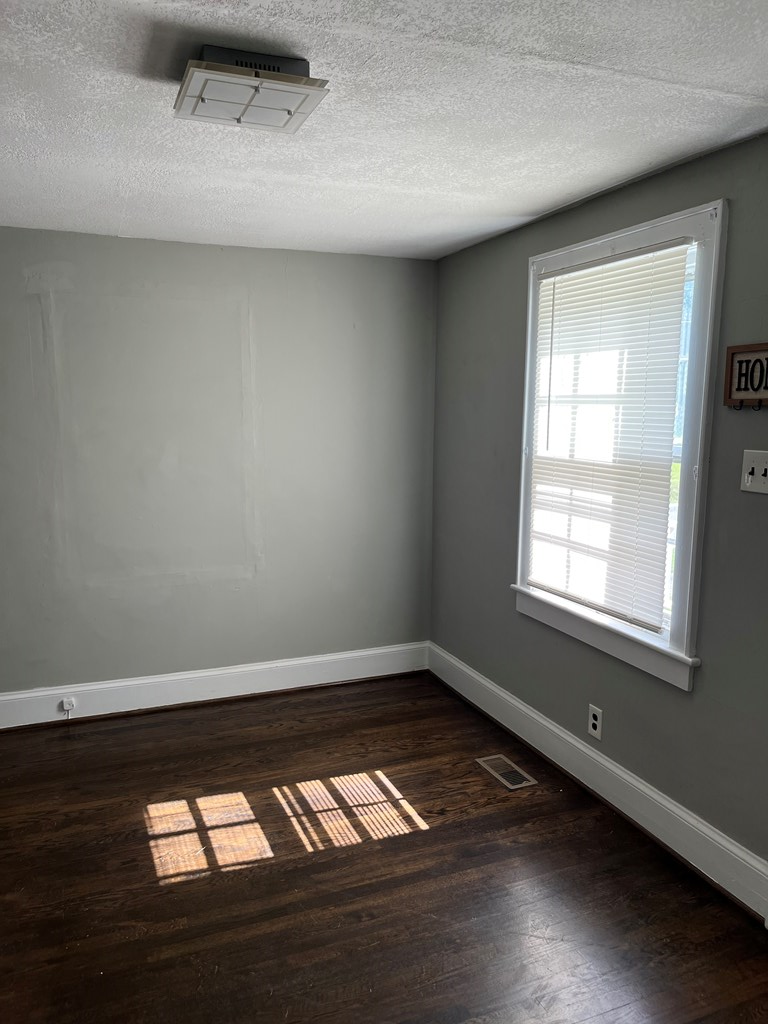 4997 Thornspring Road Pulaski, VA 24301 - Photo 18 of 49 Gallery Image 18