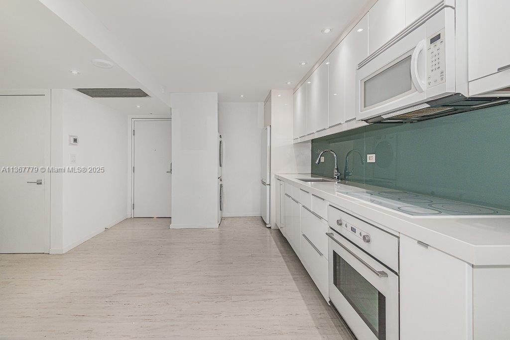 2301 Collins Avenue, Unit 1032 Miami Beach, FL 33139 - Photo 11 of 25