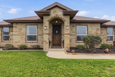 $825,000 | 104 West Vienna Drive, Hutto, TX 78634