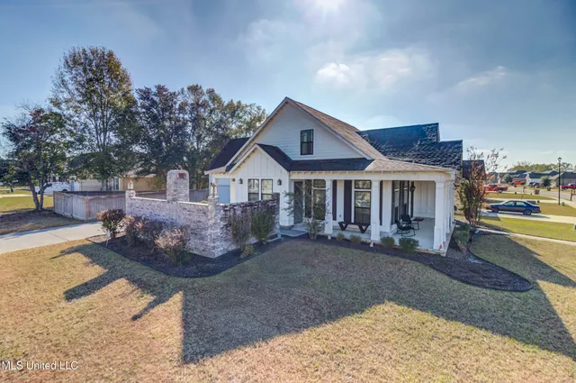 $494,000 | 10510 East Landon Green Circle, Gulfport, MS 39503