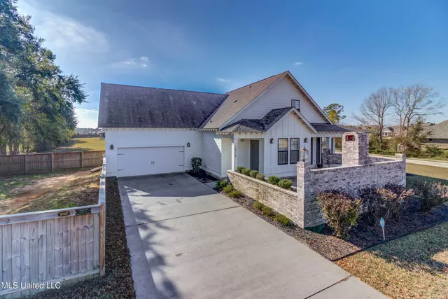 $494,000 | 10510 East Landon Green Circle, Gulfport, MS 39503