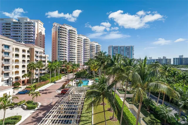 $15,977 | 765 Crandon Boulevard, Unit PH12, Key Biscayne, FL 33149