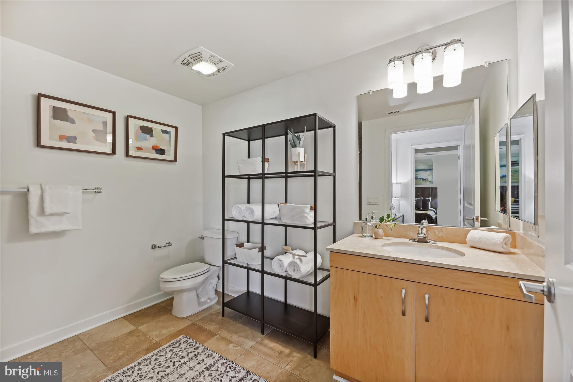 475 K Street Northwest, Unit 626 Washington, DC 20001 - Photo 20 of 59 Extra large 2nd full bathroom