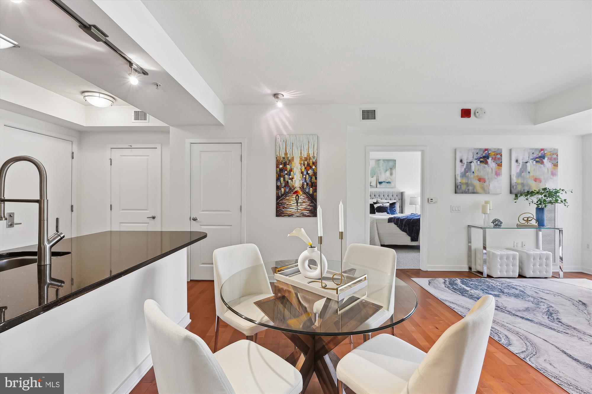 475 K Street Northwest, Unit 626 Washington, DC 20001 - Photo 7 of 59 Dining area
