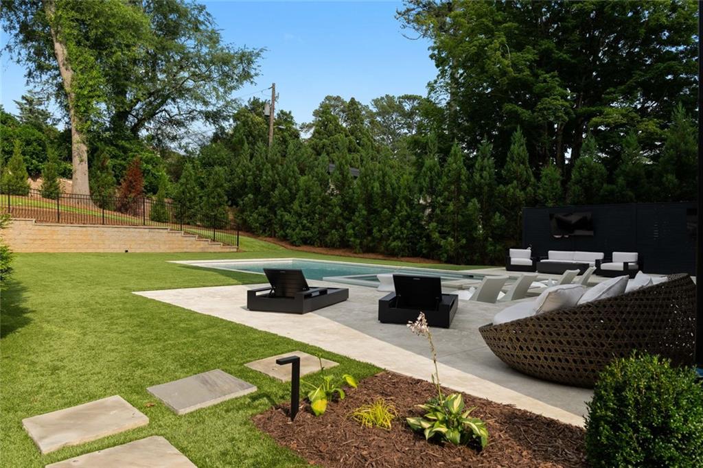 4063 Rickenbacker Drive Northeast Atlanta, GA 30342 - Photo 5 of 58