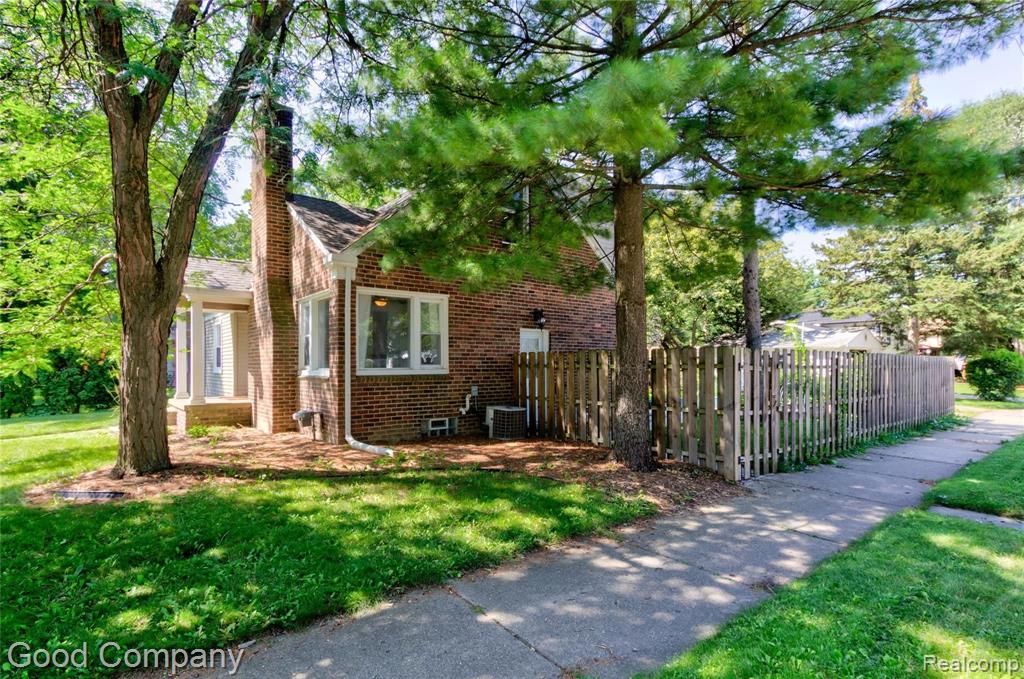 4299 Wakefield Road Berkley, MI 48072 - Photo 38 of 46
