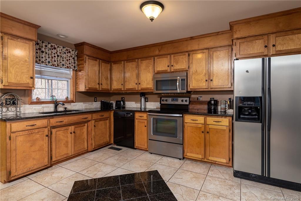 2461 Otis Dellinger Road Lincolnton, NC 28092 - Photo 10 of 26 Gallery Image 10