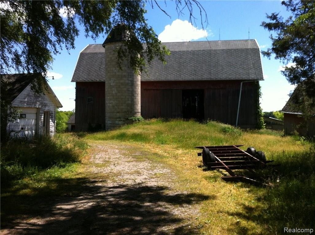 620 North Nicholson Road Fowlerville, MI 48836 - Photo 3 of 18 IMG_2183.JPG