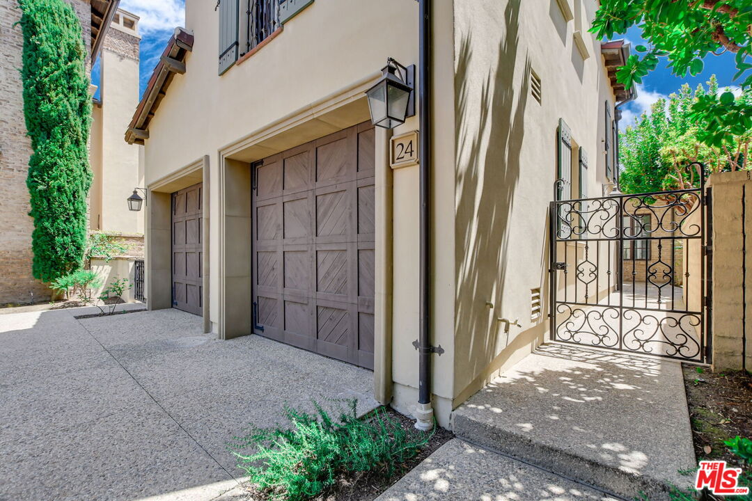 24 Still Water Newport Coast, CA 92657 - Photo 3 of 56