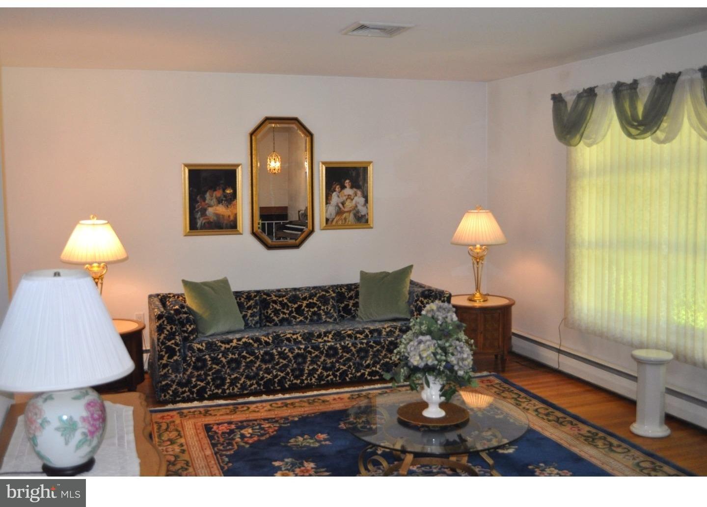 350 Ambler Road Fort Washington, PA 19034 - Photo 2 of 25 Living Room