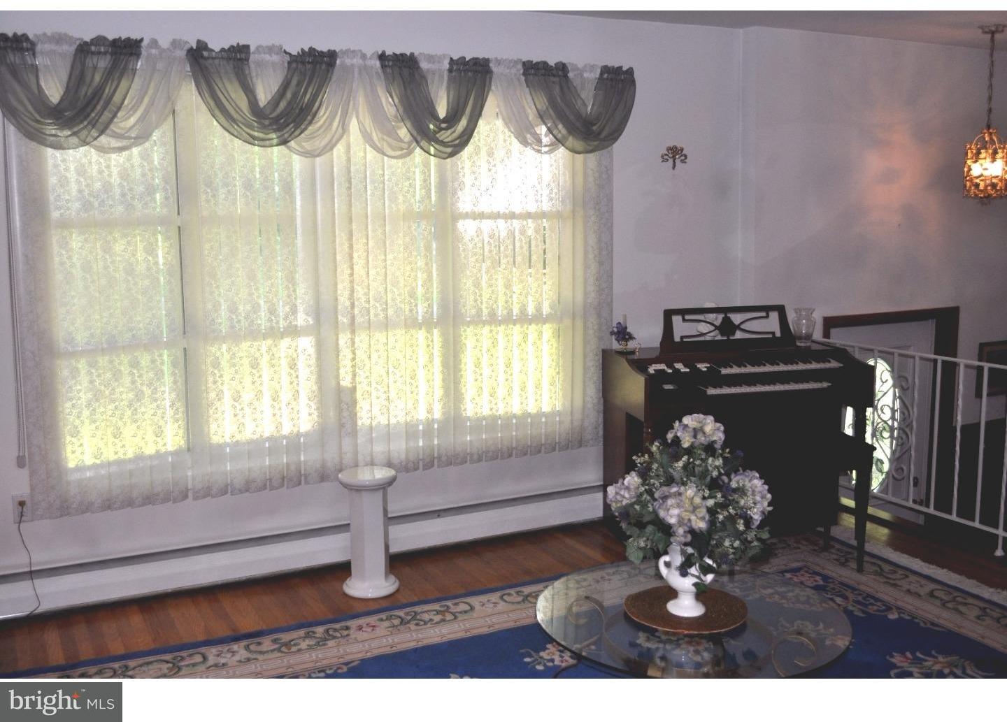 350 Ambler Road Fort Washington, PA 19034 - Photo 6 of 25 Living Room
